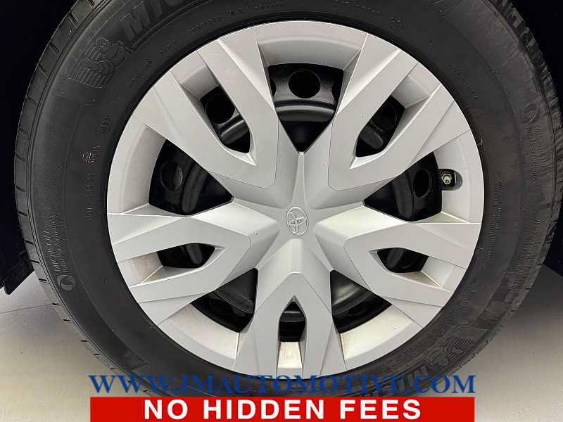 Used 2023 Toyota Corolla Cross L AWD/4WD image 9