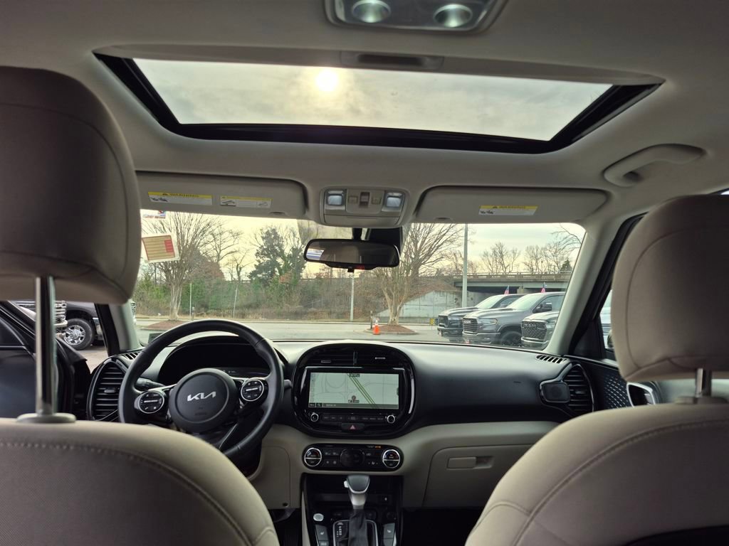 Used 2025 Kia Soul EX image 13