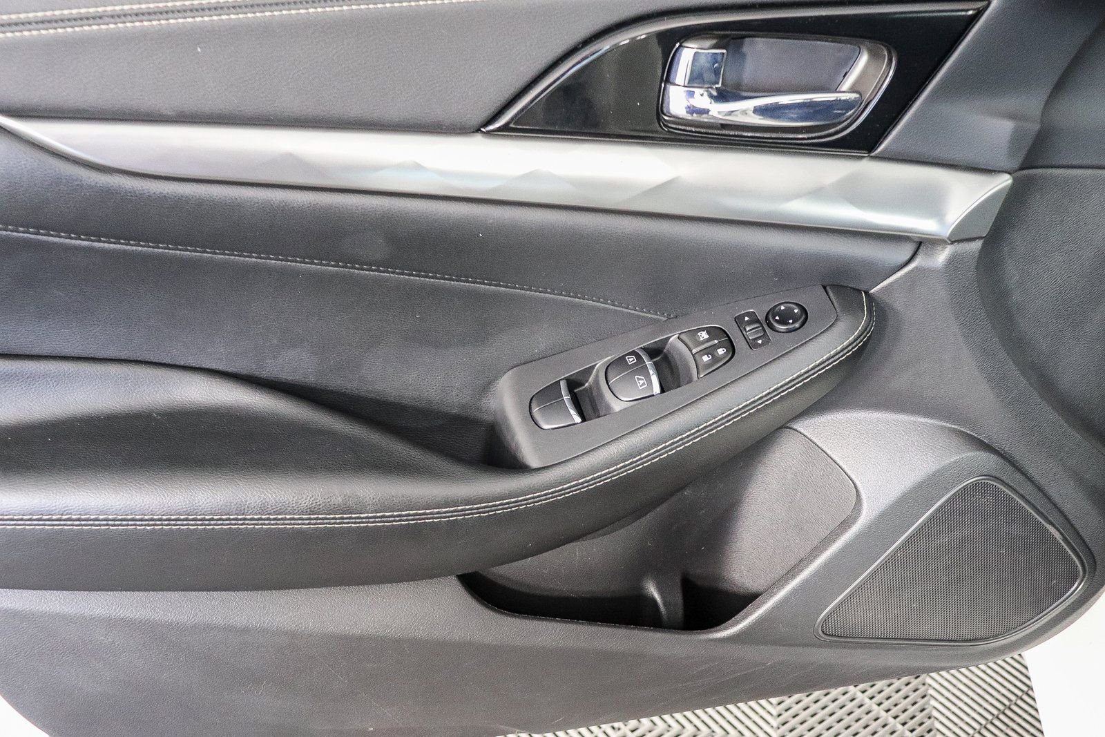 Used 2023 Nissan Maxima SV w/ Floor Mat Group image 22