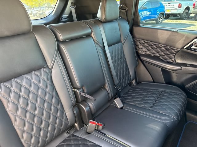 Used 2023 Mitsubishi Outlander SEL AWD/4WD image 20