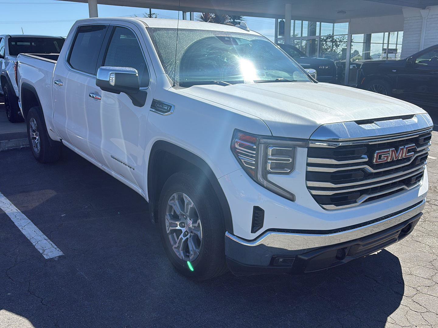 Used 2025 GMC Sierra 1500 SLT RWD image 4