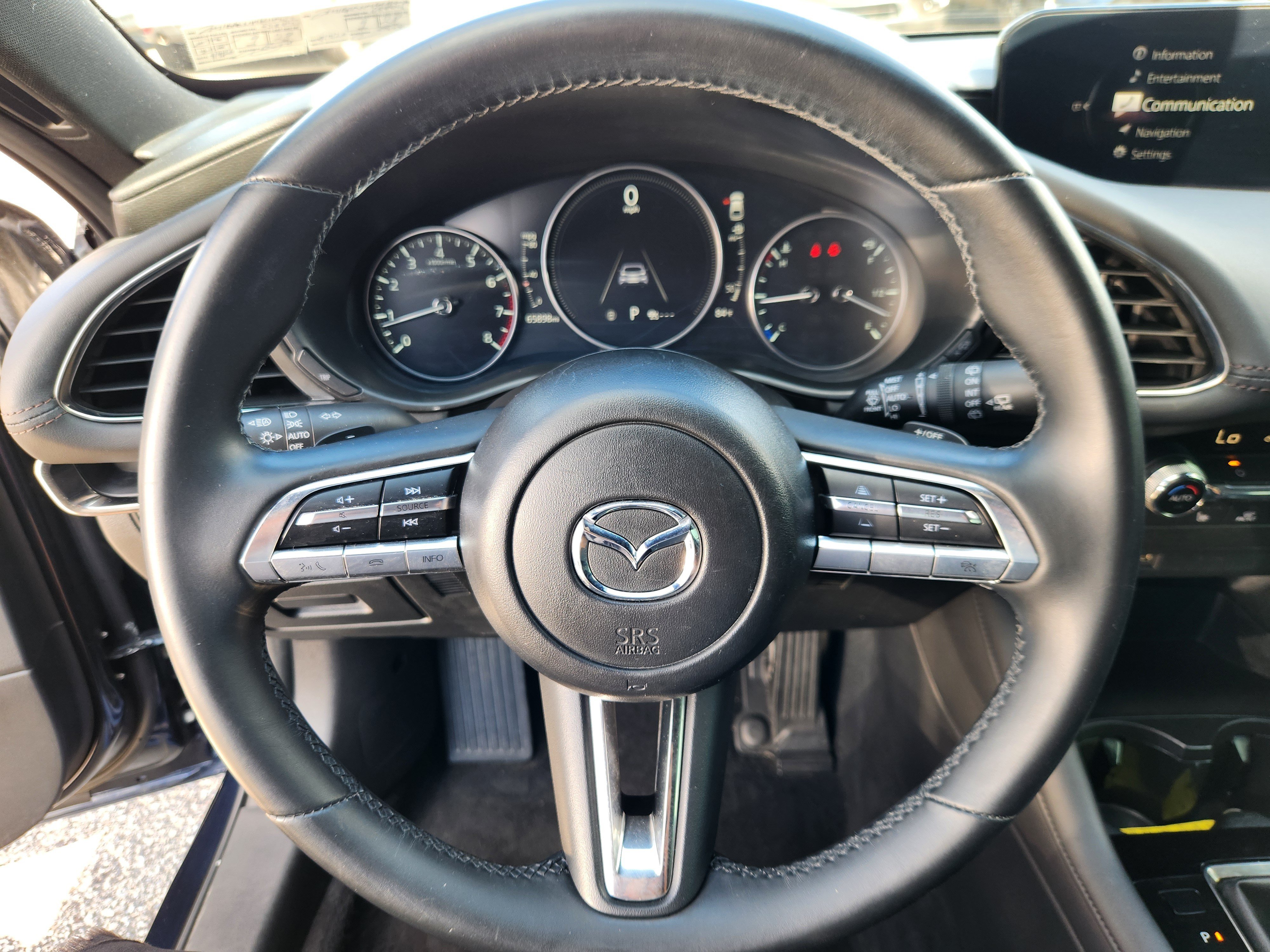 Used 2020 MAZDA MAZDA3 Hatchback w/ Premium Package FWD image 9
