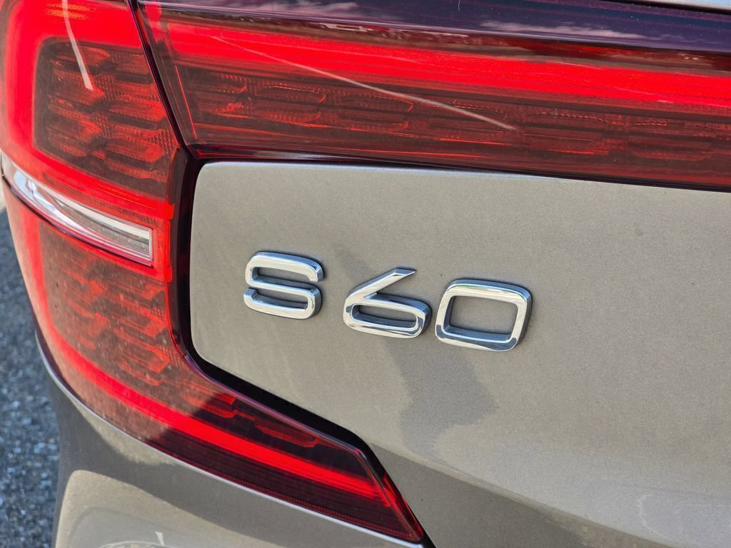 Used 2021 Volvo S60 T8 R-Design w/ Climate Package AWD/4WD image 15