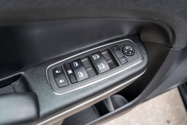 Used 2023 Chrysler 300 Touring L w/ Popular Equipment Group image 19