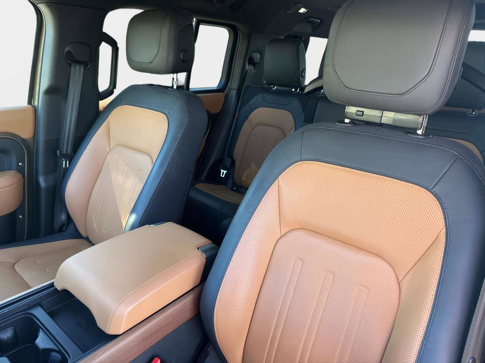 Used 2024 Land Rover Defender 130 X image 19