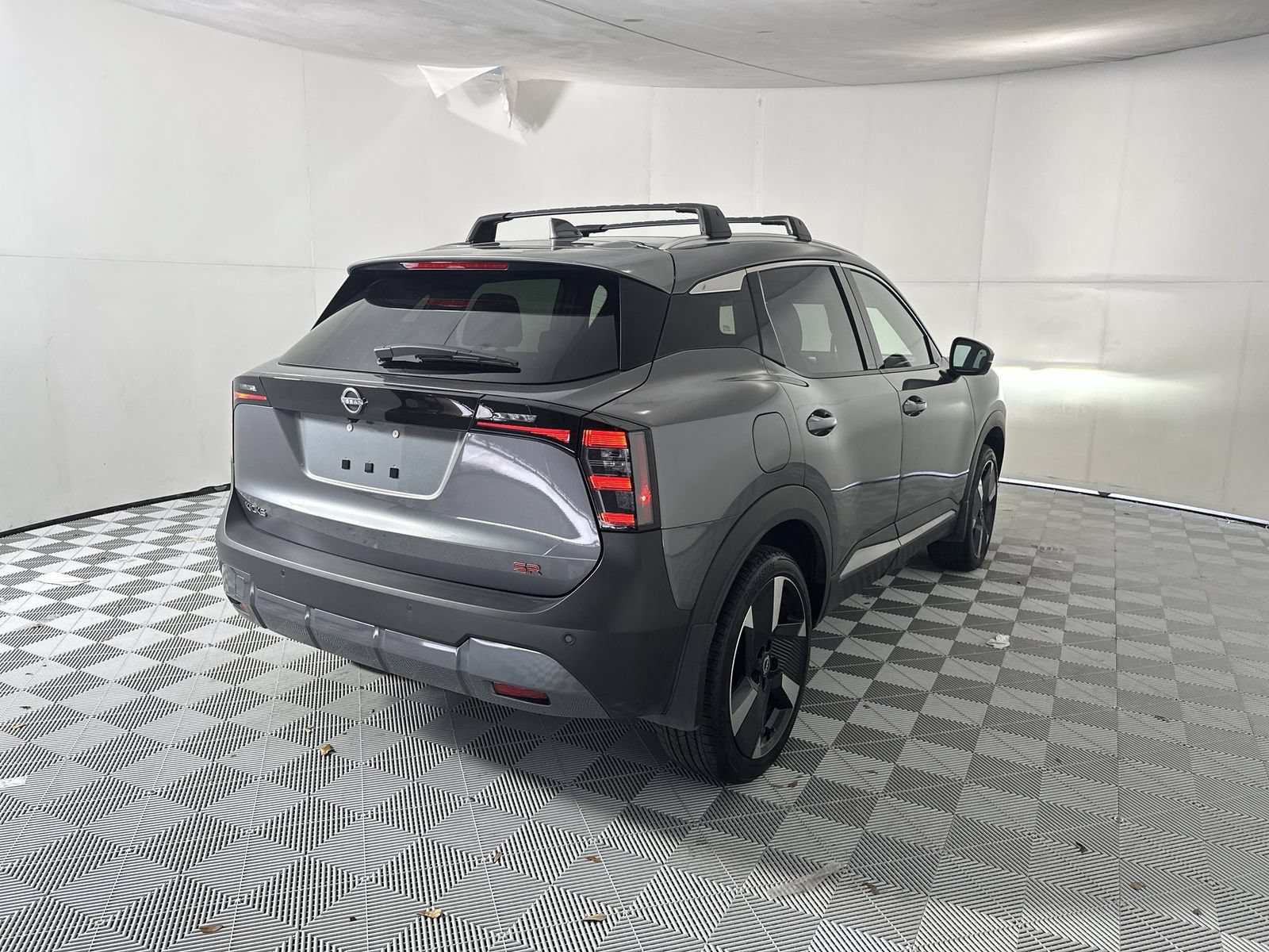 Certified 2025 Nissan Kicks SR FWD image 8