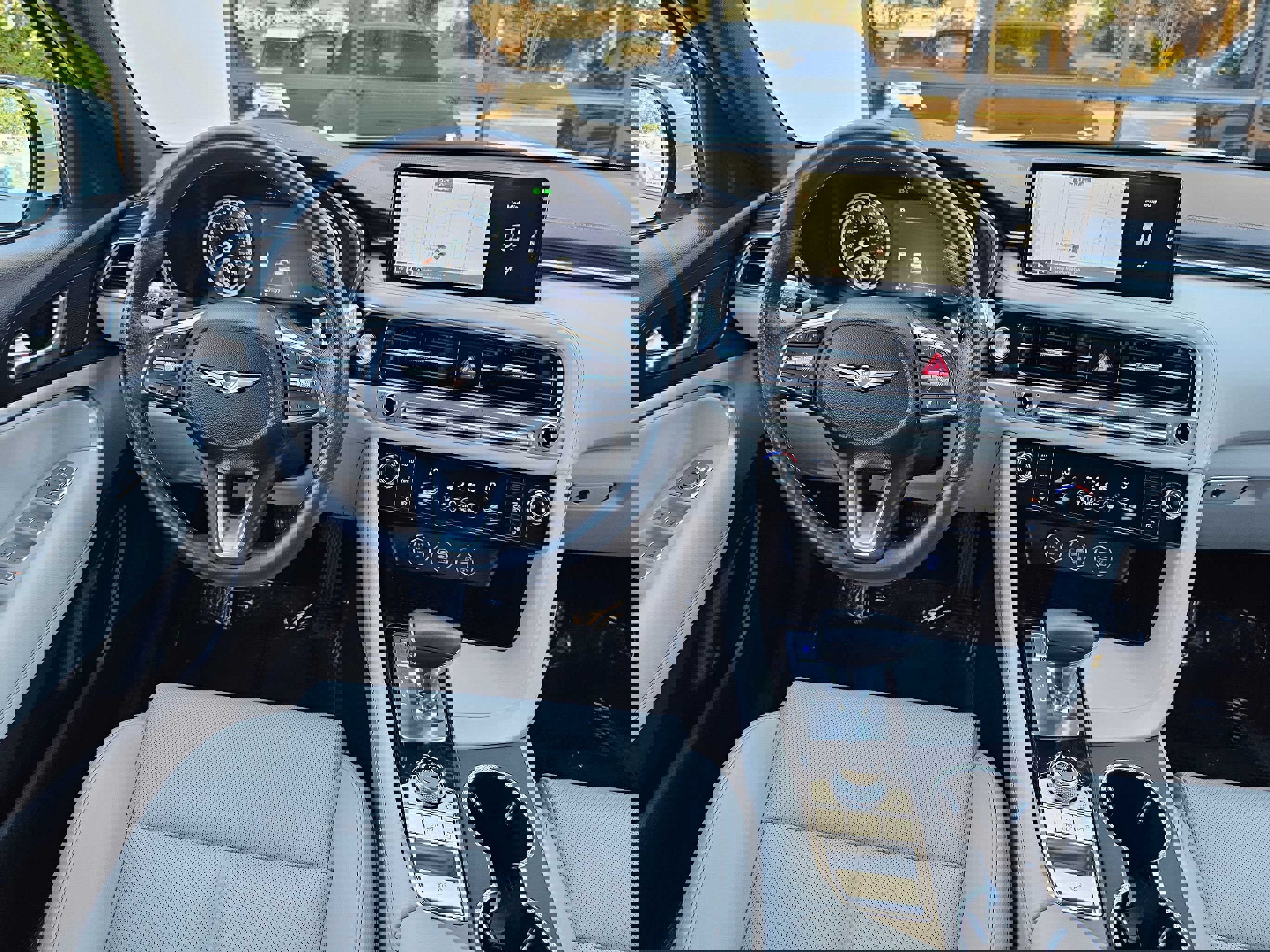 Used 2025 Genesis G70 2.5T image 22