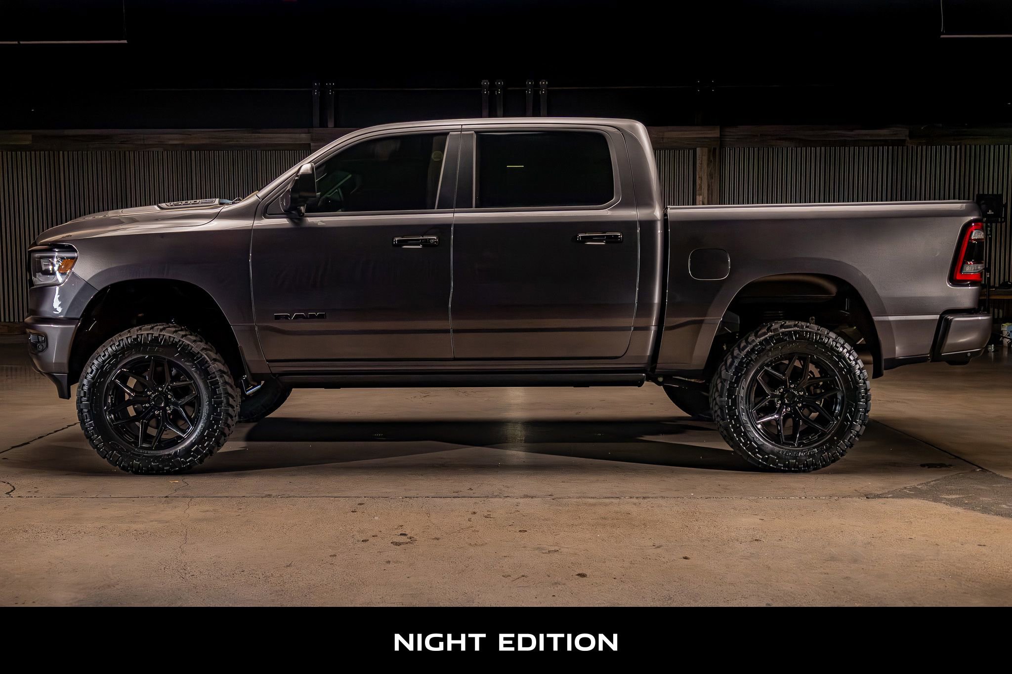 Used 2024 RAM 1500 Laramie AWD/4WD image 6