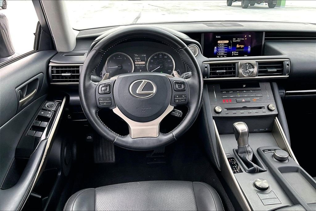 Used 2019 Lexus IS 300 image 5