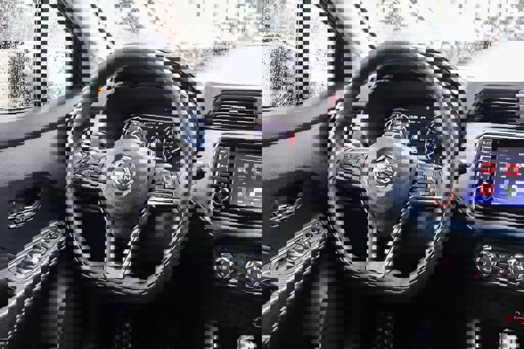 Used 2023 Nissan Versa SV image 16