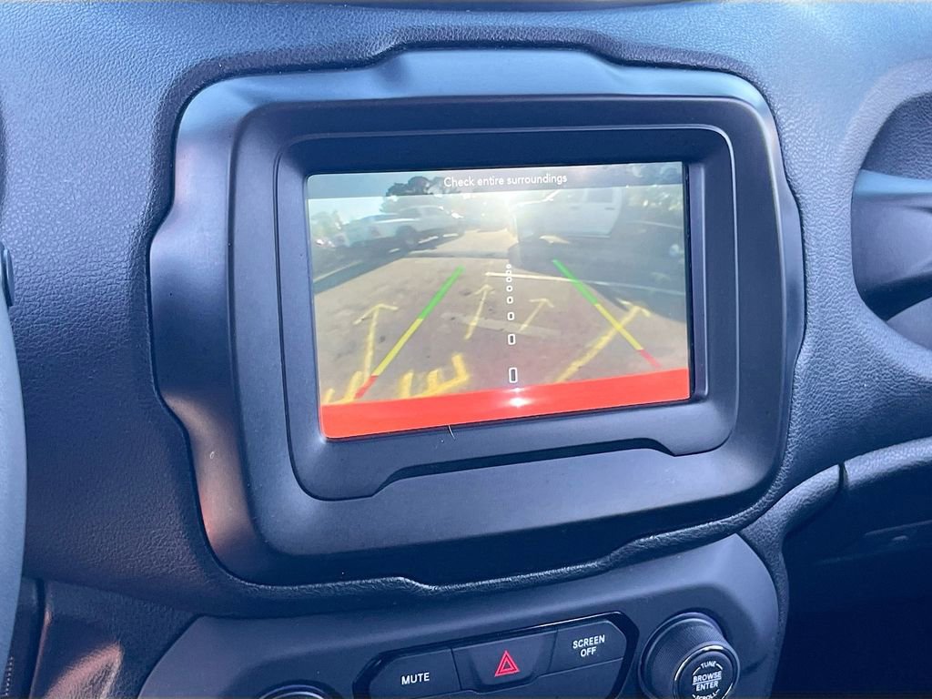 Certified 2019 Jeep Renegade Latitude w/ Popular Equipment Group FWD image 13