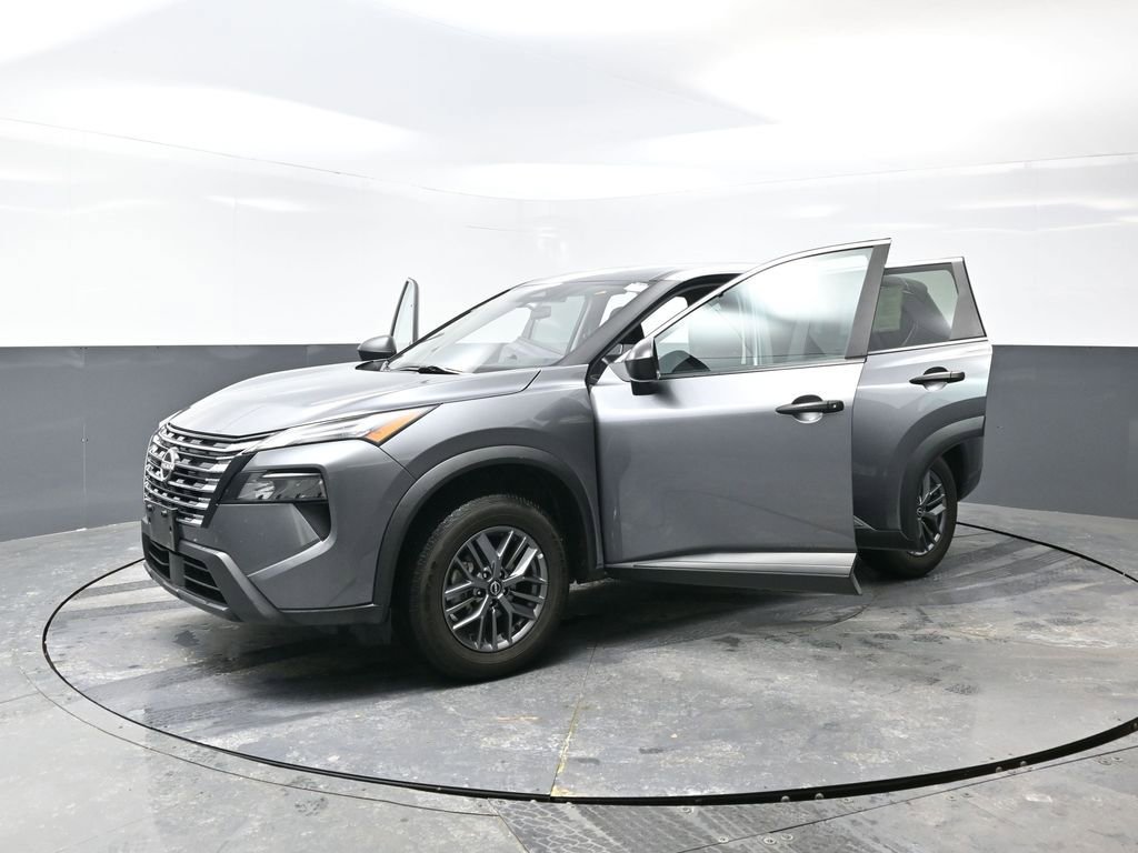 Used 2024 Nissan Rogue S image 56