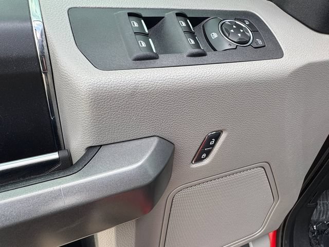 Used 2016 Ford F150 XLT AWD/4WD image 5