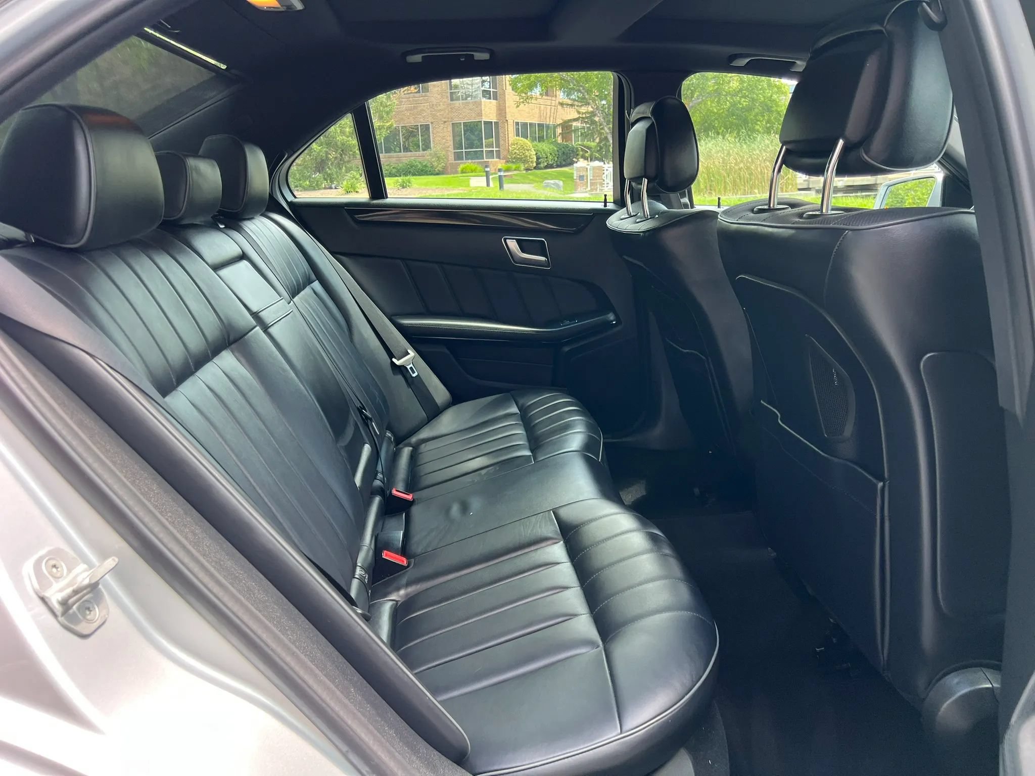 Used 2014 Mercedes-Benz E 550 4MATIC Sedan w/ Premium 1 Package image 19