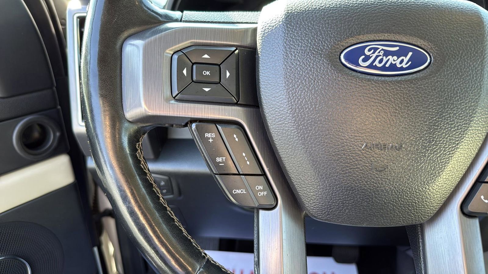 Used 2019 Ford Expedition Max Platinum image 17