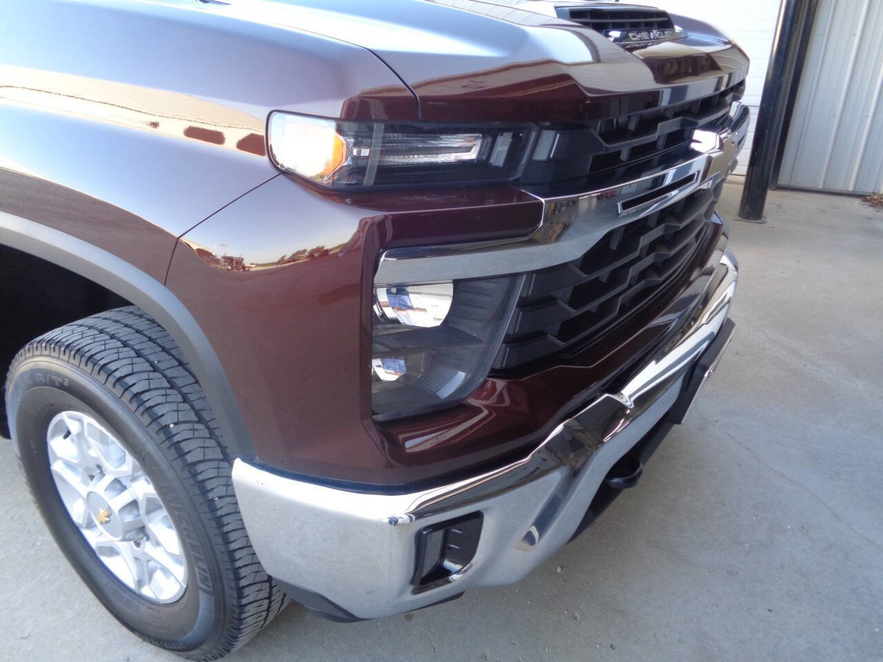 Used 2024 Chevrolet Silverado 2500 LT w/ Texas Edition image 40