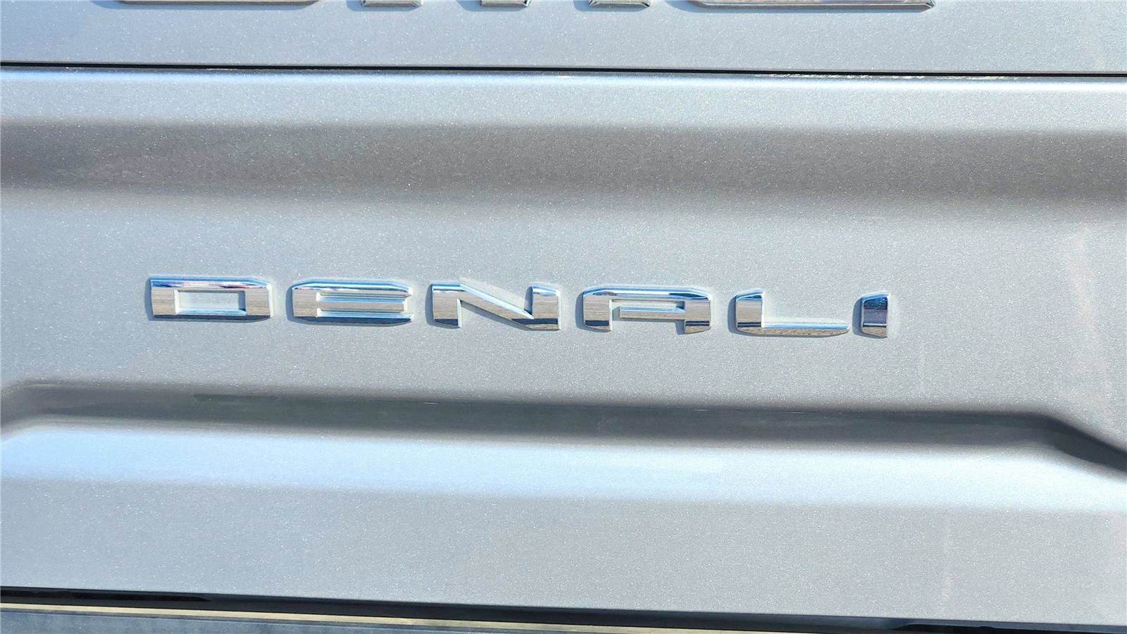 Used 2024 GMC Sierra 2500 Denali Ultimate image 19