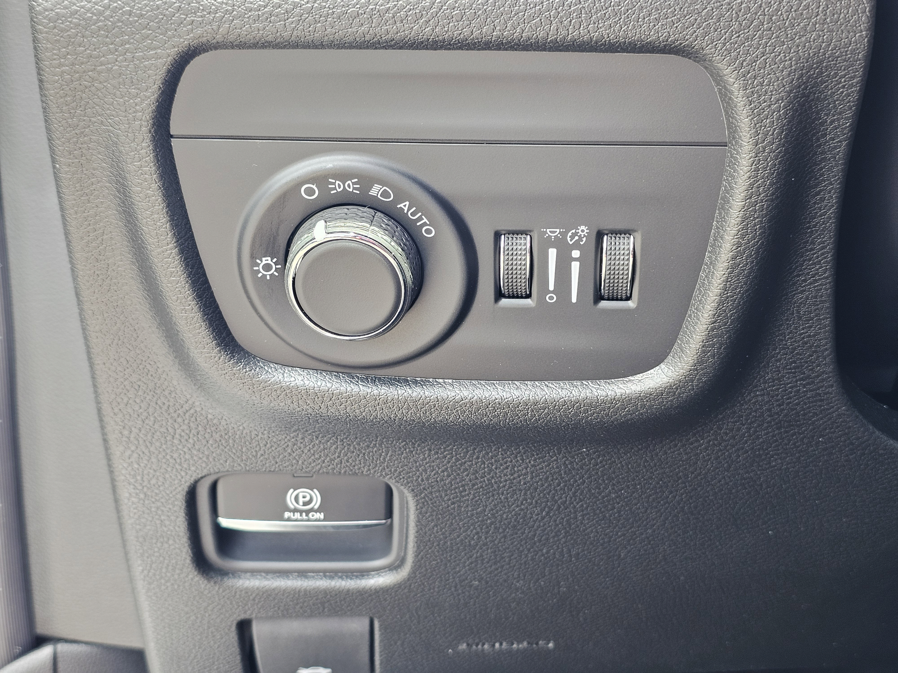 New 2026 Jeep Grand Cherokee Altitude RWD image 18