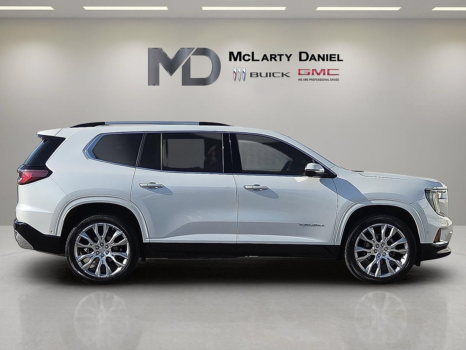 Used 2024 GMC Acadia Denali w/ Super Cruise Package AWD/4WD image 15
