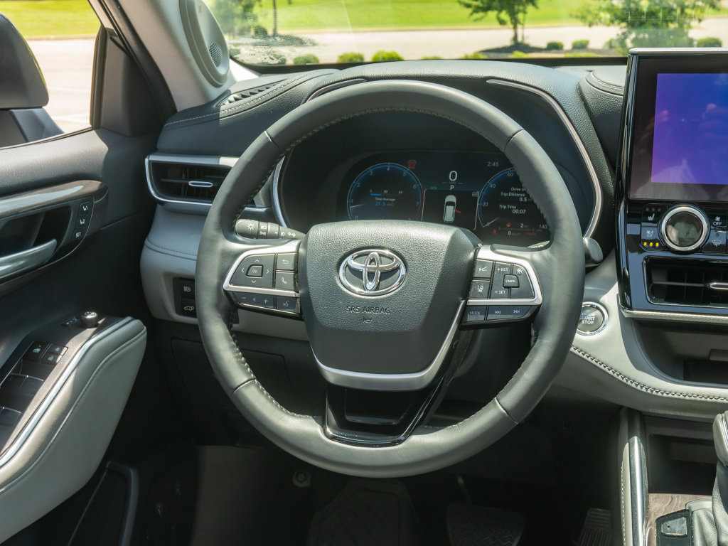 Used 2023 Toyota Highlander Platinum AWD/4WD image 23