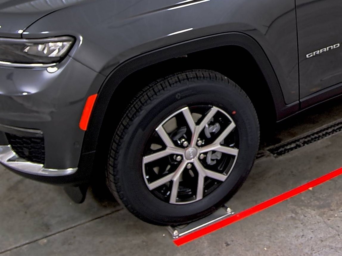 New 2025 Jeep Grand Cherokee L Limited w/ Luxury Tech Group II image 7