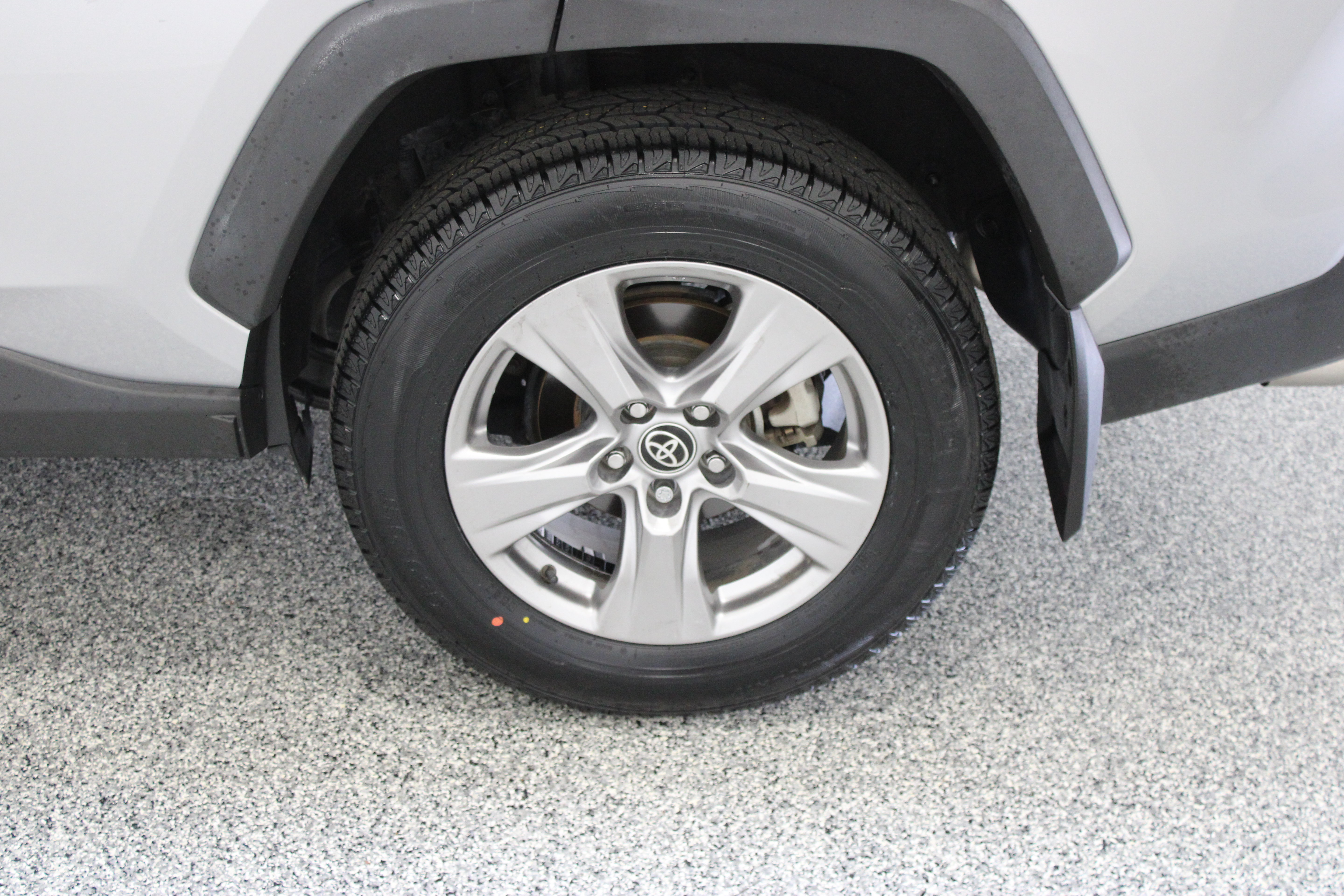 Used 2022 Toyota RAV4 XLE AWD/4WD image 10