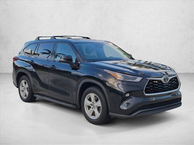 Certified 2021 Toyota Highlander LE FWD image 3