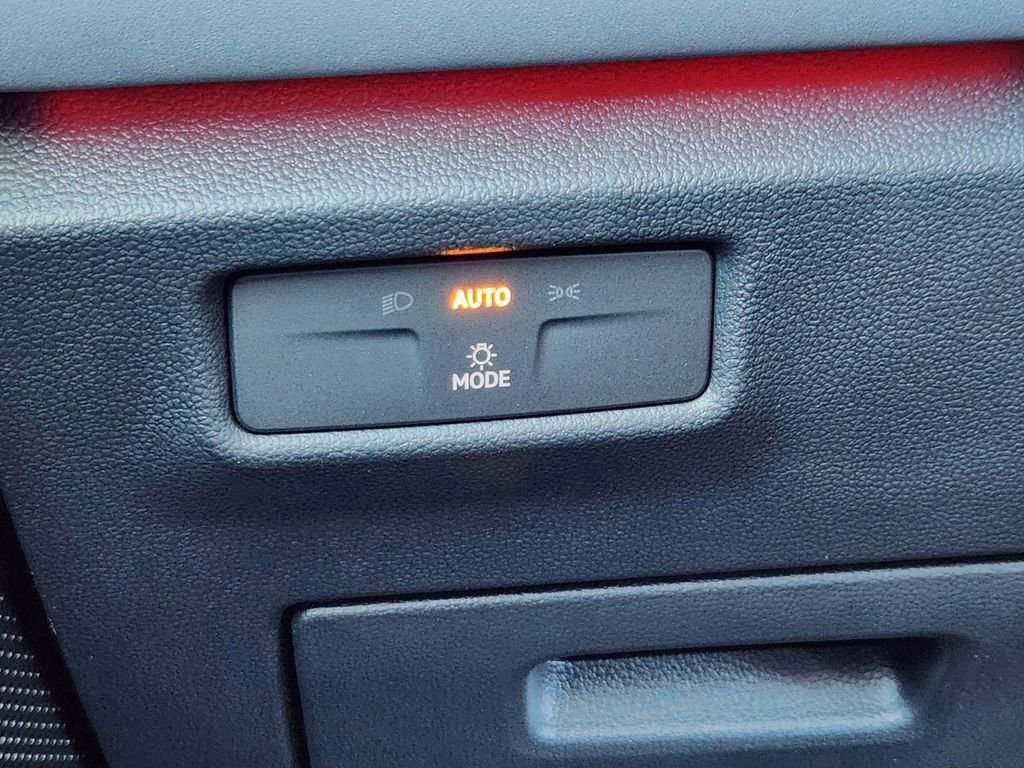 New 2026 Volkswagen Tiguan SE image 12