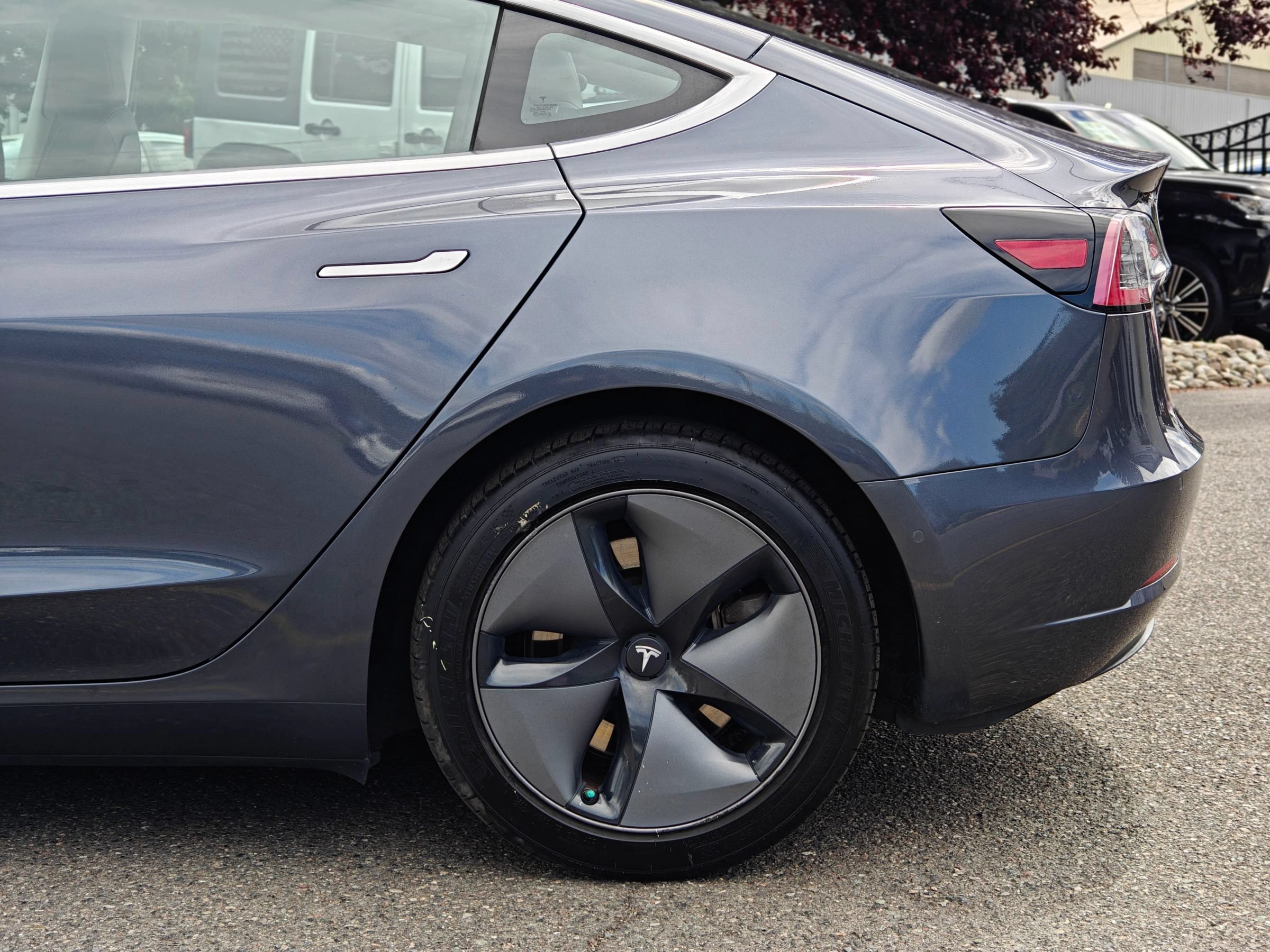 Used 2018 Tesla Model 3 Long Range RWD image 48
