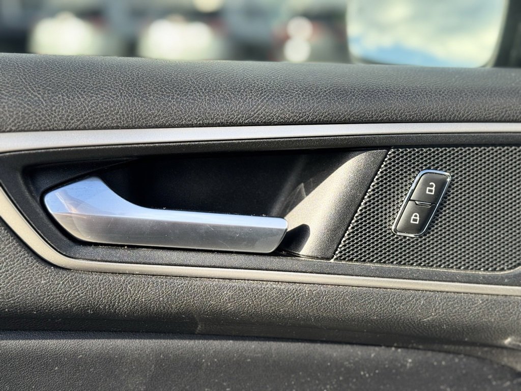 Used 2018 Ford Edge SEL w/ Equipment Group 201A image 24