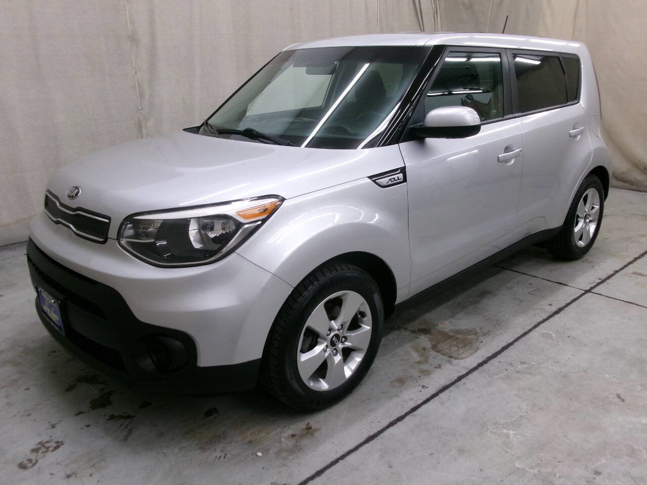Used 2018 Kia Soul Base 4dr Crossover 6A image 1