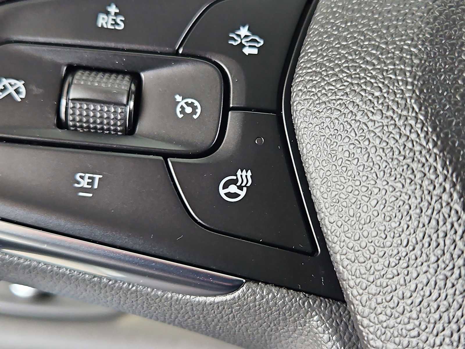 Certified 2025 Chevrolet Trax ACTIV w/ Driver Confidence Package image 18