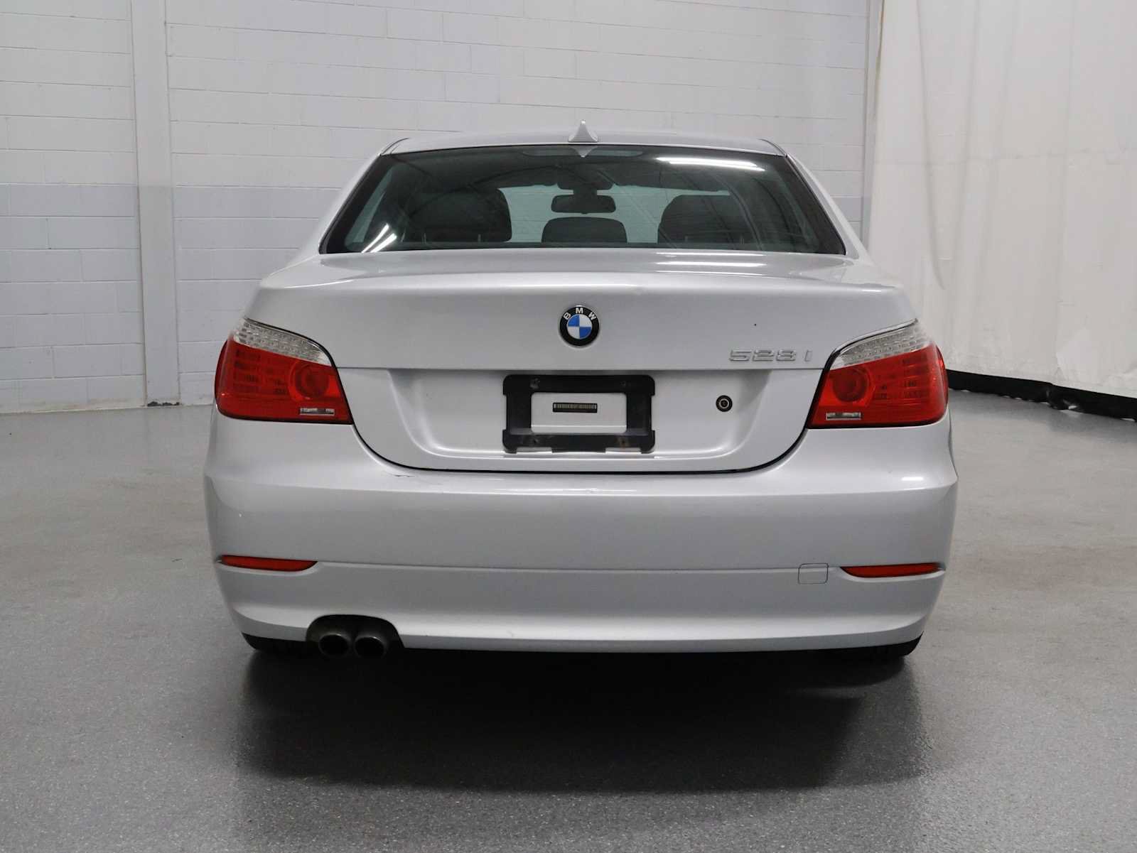 Used 2009 BMW 528i xDrive Sedan AWD/4WD image 7