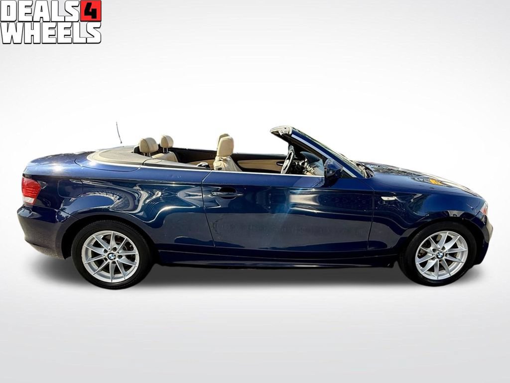 Used 2011 BMW 128i Convertible RWD image 4