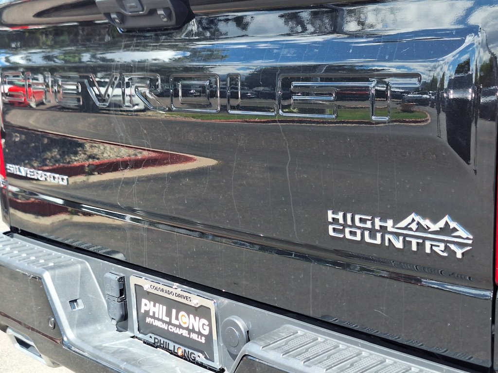 Used 2024 Chevrolet Silverado 1500 High Country w/ Technology Package AWD/4WD image 35