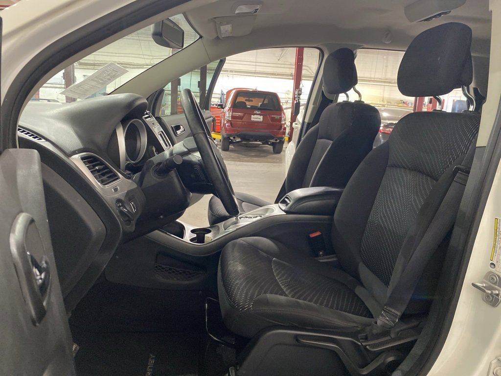 Used 2017 Dodge Journey SE w/ Flexible Seating Group image 9