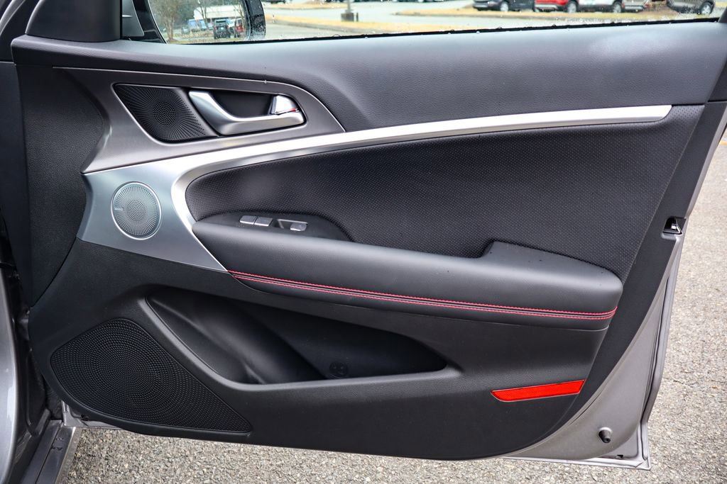 Used 2025 Genesis G70 2.5T w/ Sport Prestige Package image 39