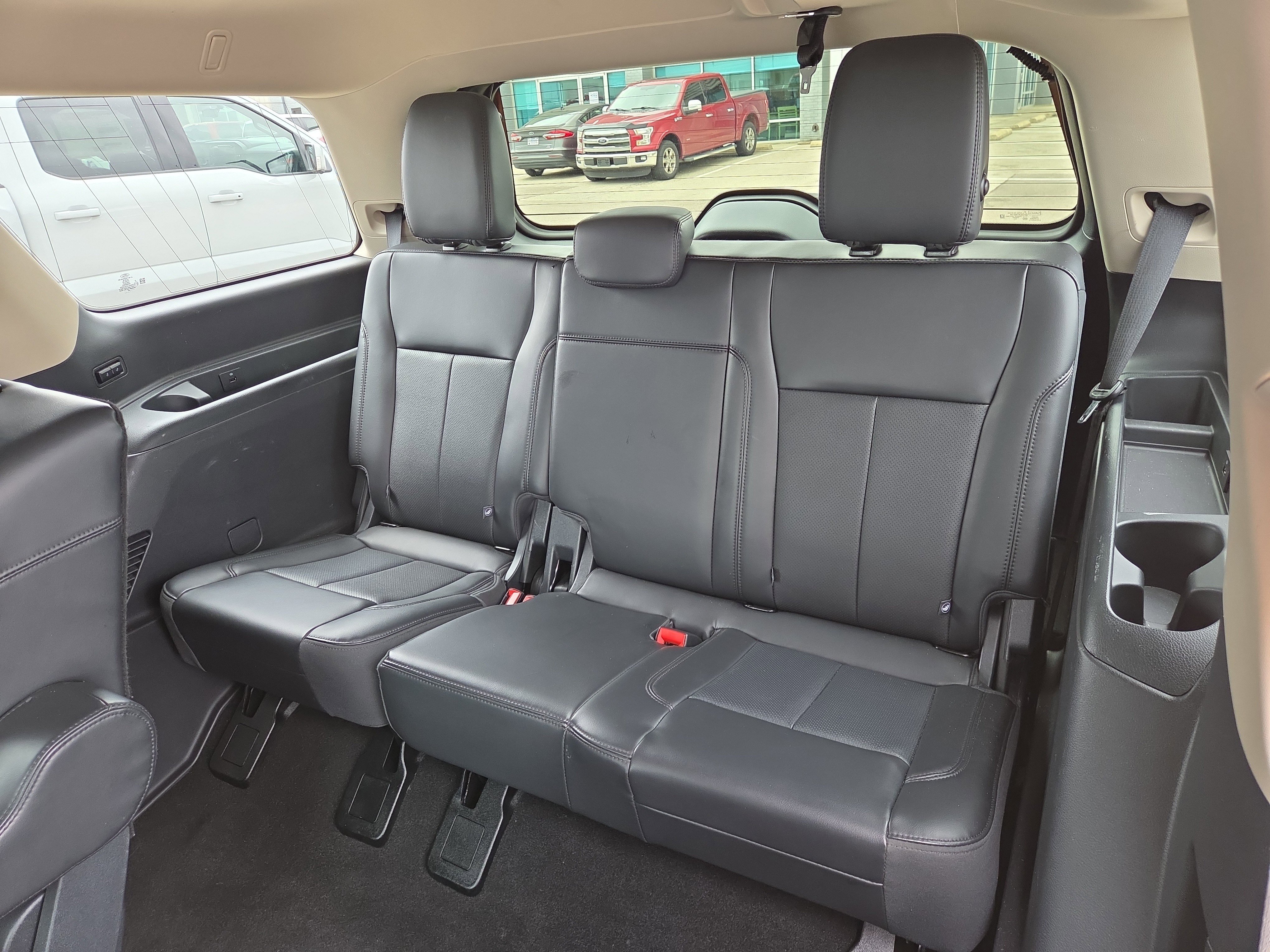 Used 2024 Ford Expedition XLT RWD image 12