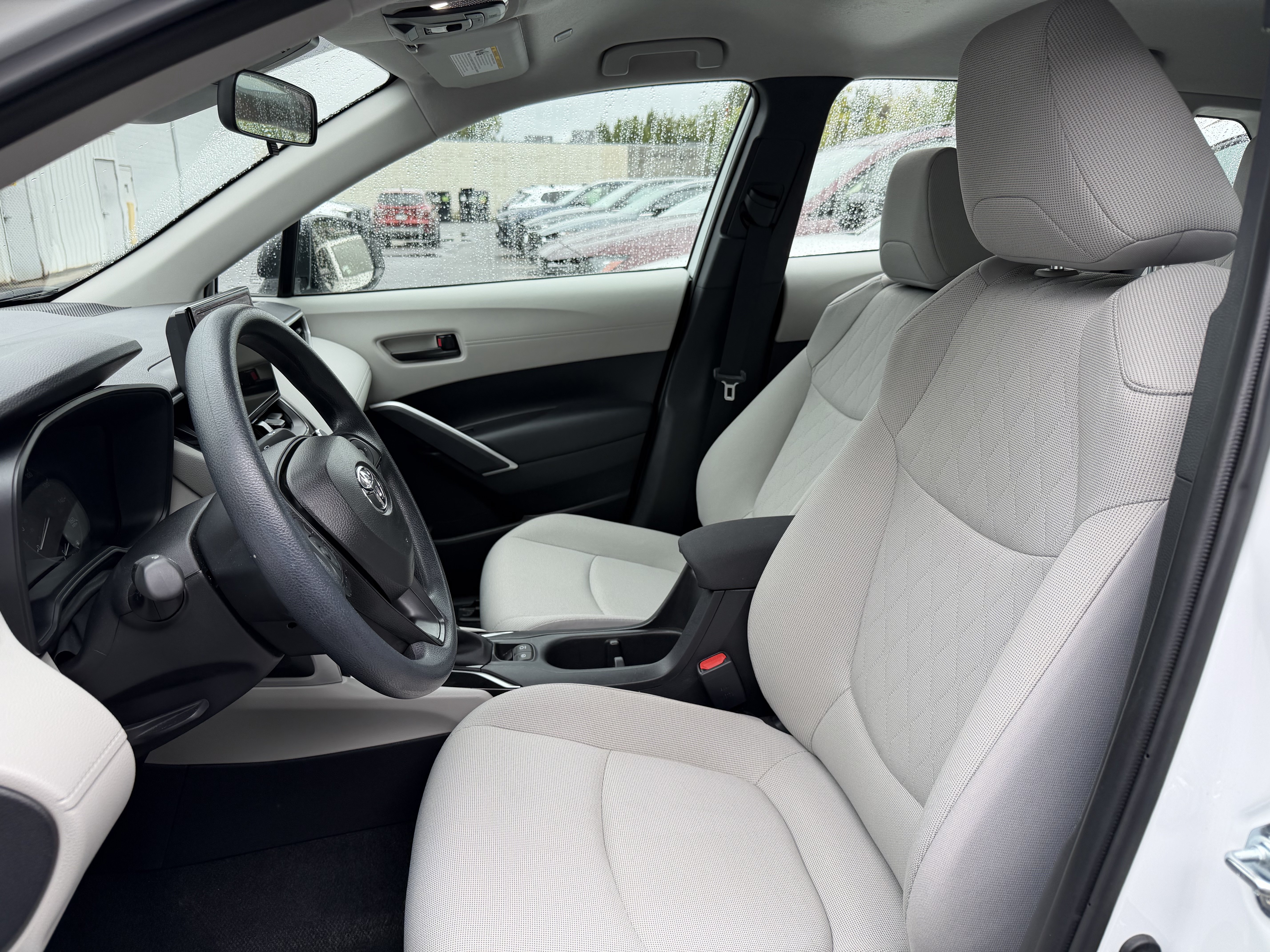 Used 2025 Toyota Corolla Cross L AWD/4WD image 9