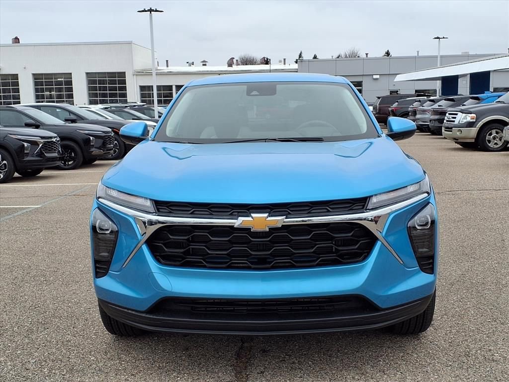 New 2026 Chevrolet Trax LS w/ LS Convenience Package image 2