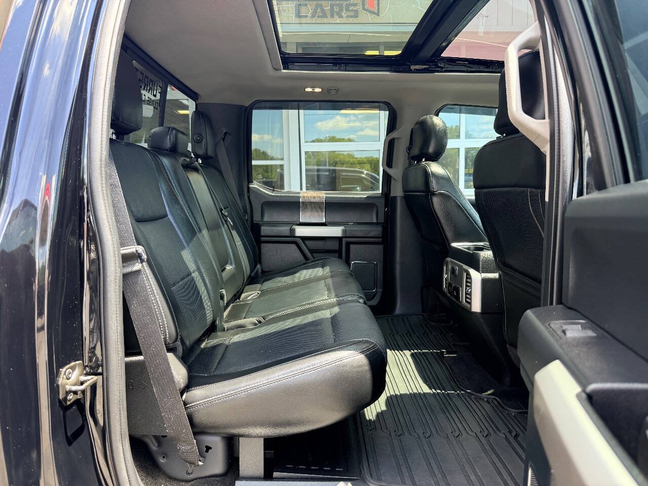 Used 2017 Ford F350 Lariat w/ Lariat Ultimate Package AWD/4WD image 34