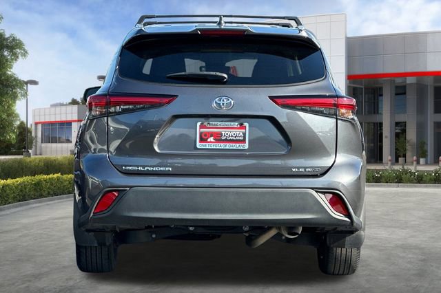 Certified 2023 Toyota Highlander XLE image 6