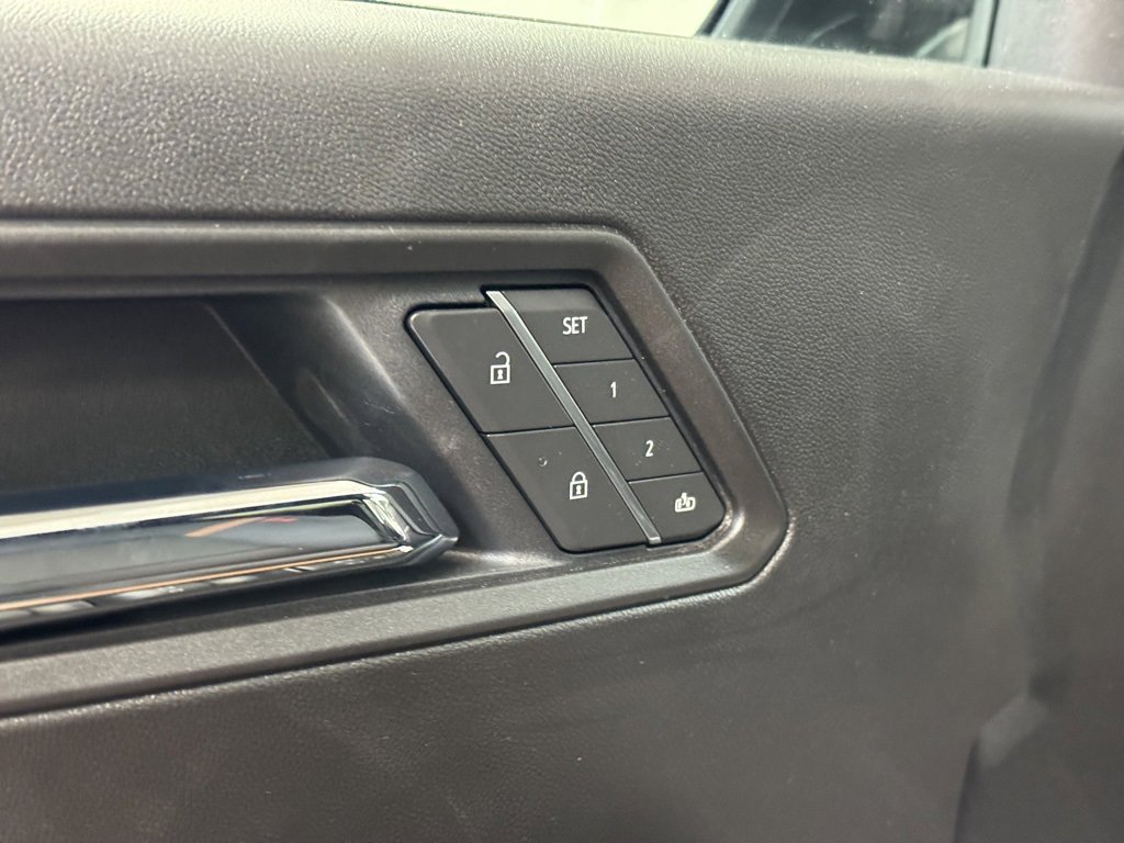 New 2025 GMC Canyon AT4 w/ Nightfall Edition image 9