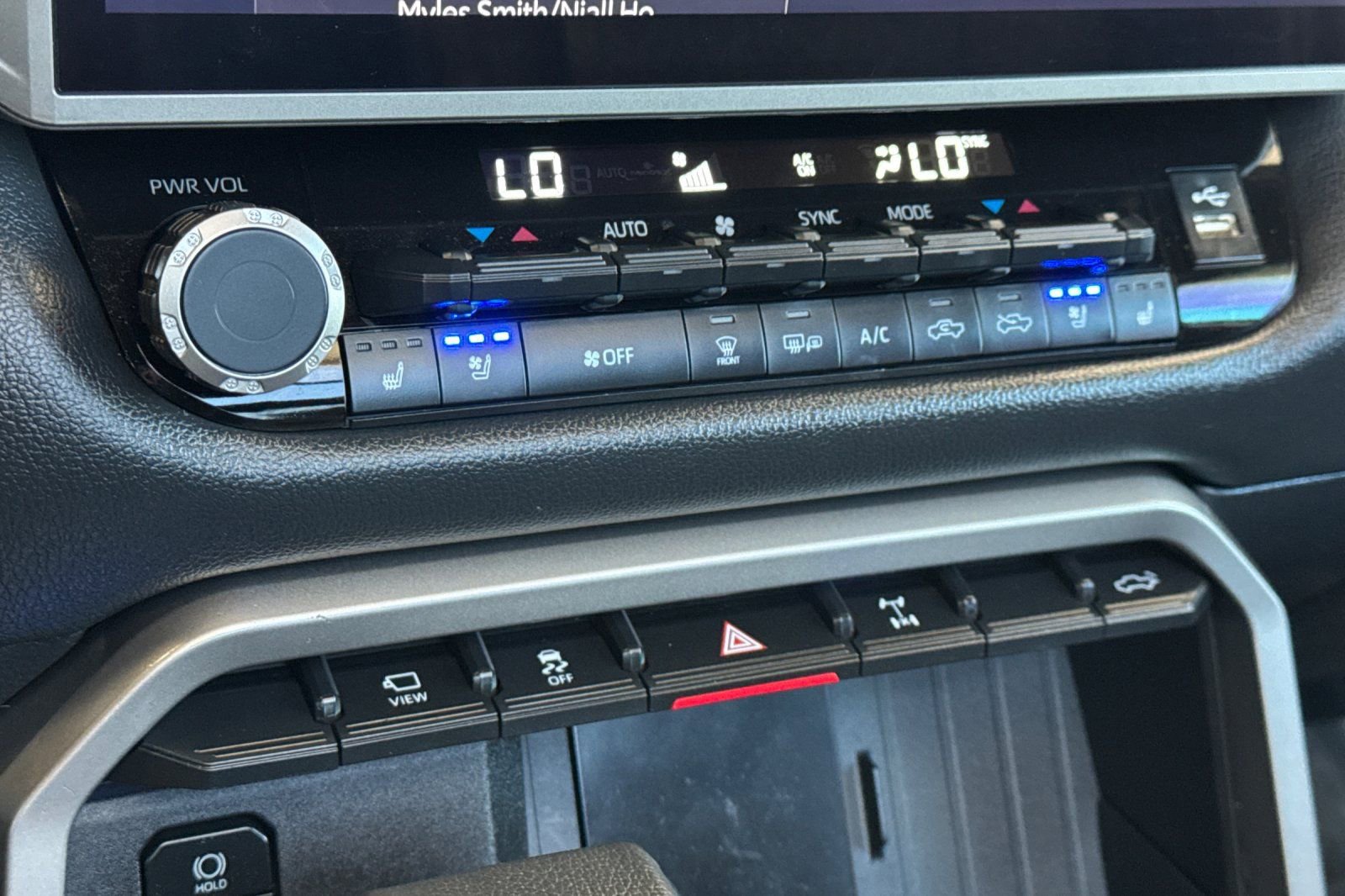 Used 2025 Toyota Tundra Limited image 18