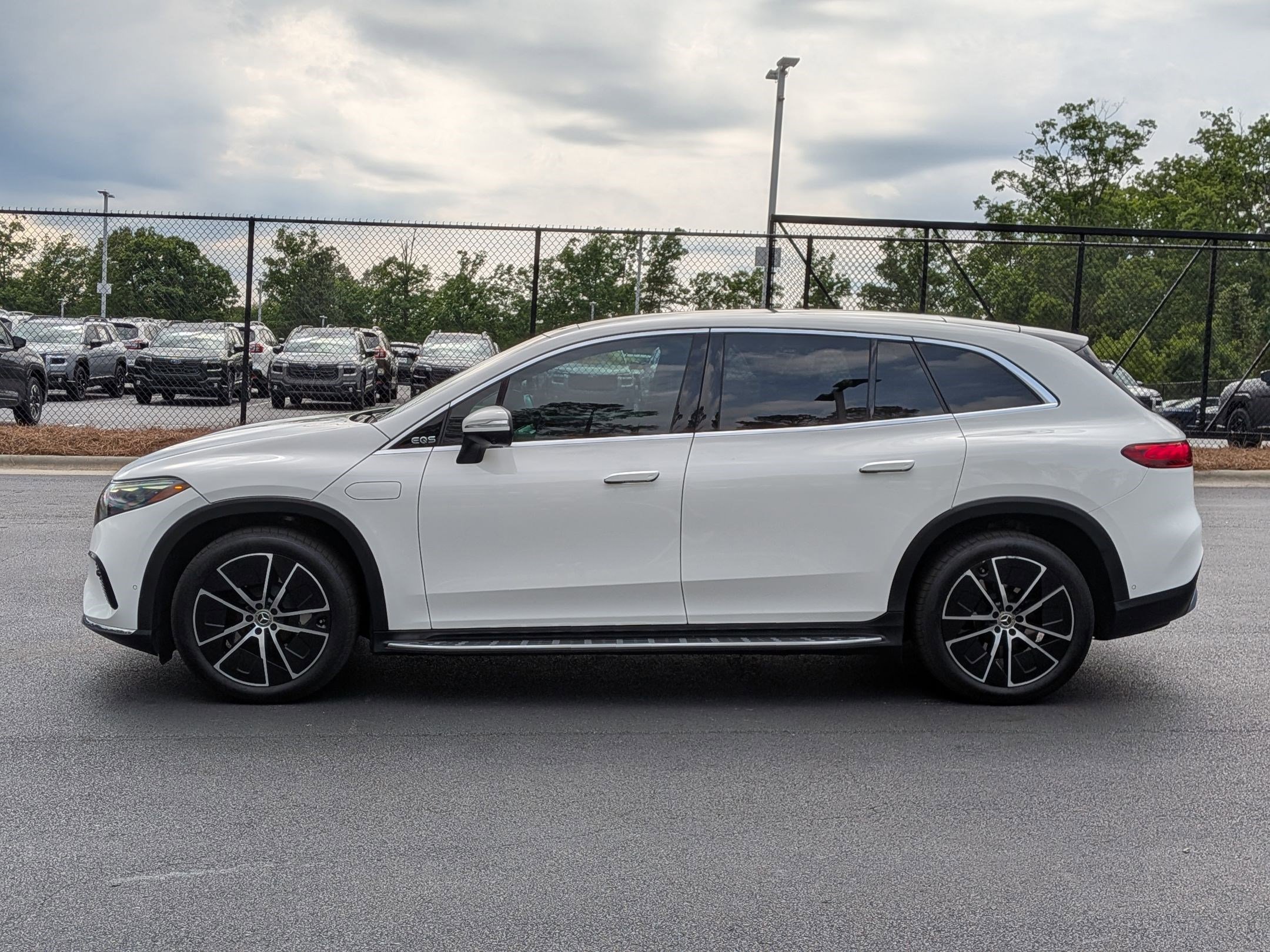 Used 2023 Mercedes-Benz EQS 450+ SUV image 7