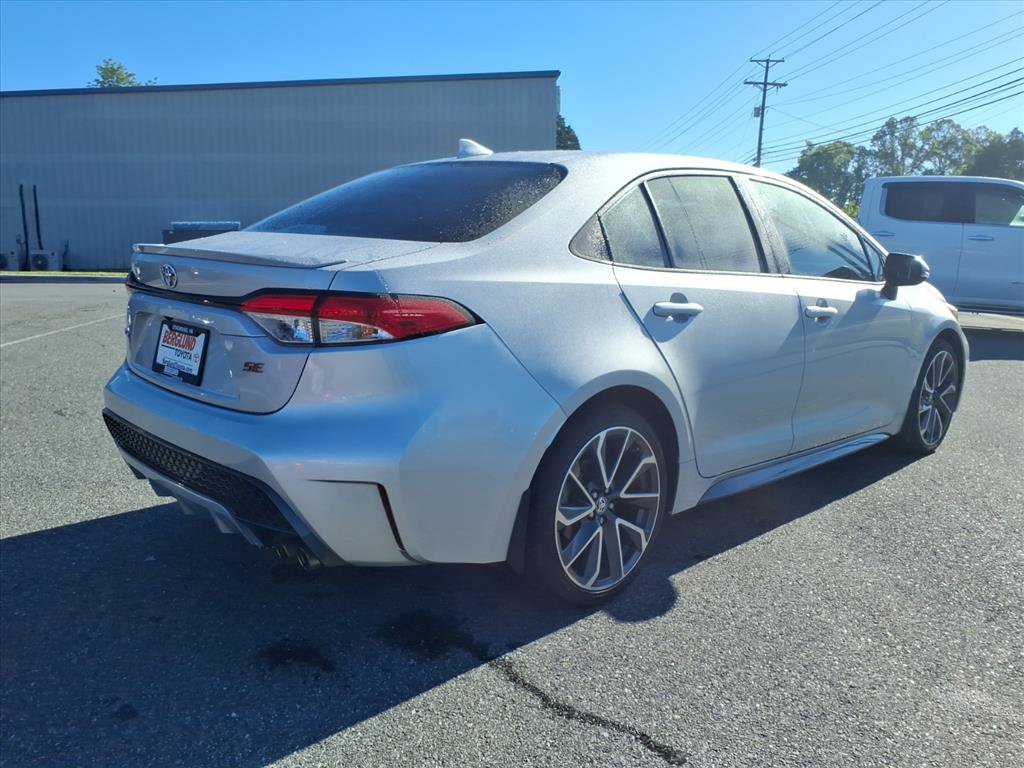 Used 2020 Toyota Corolla SE w/ SE Premium Package FWD image 4