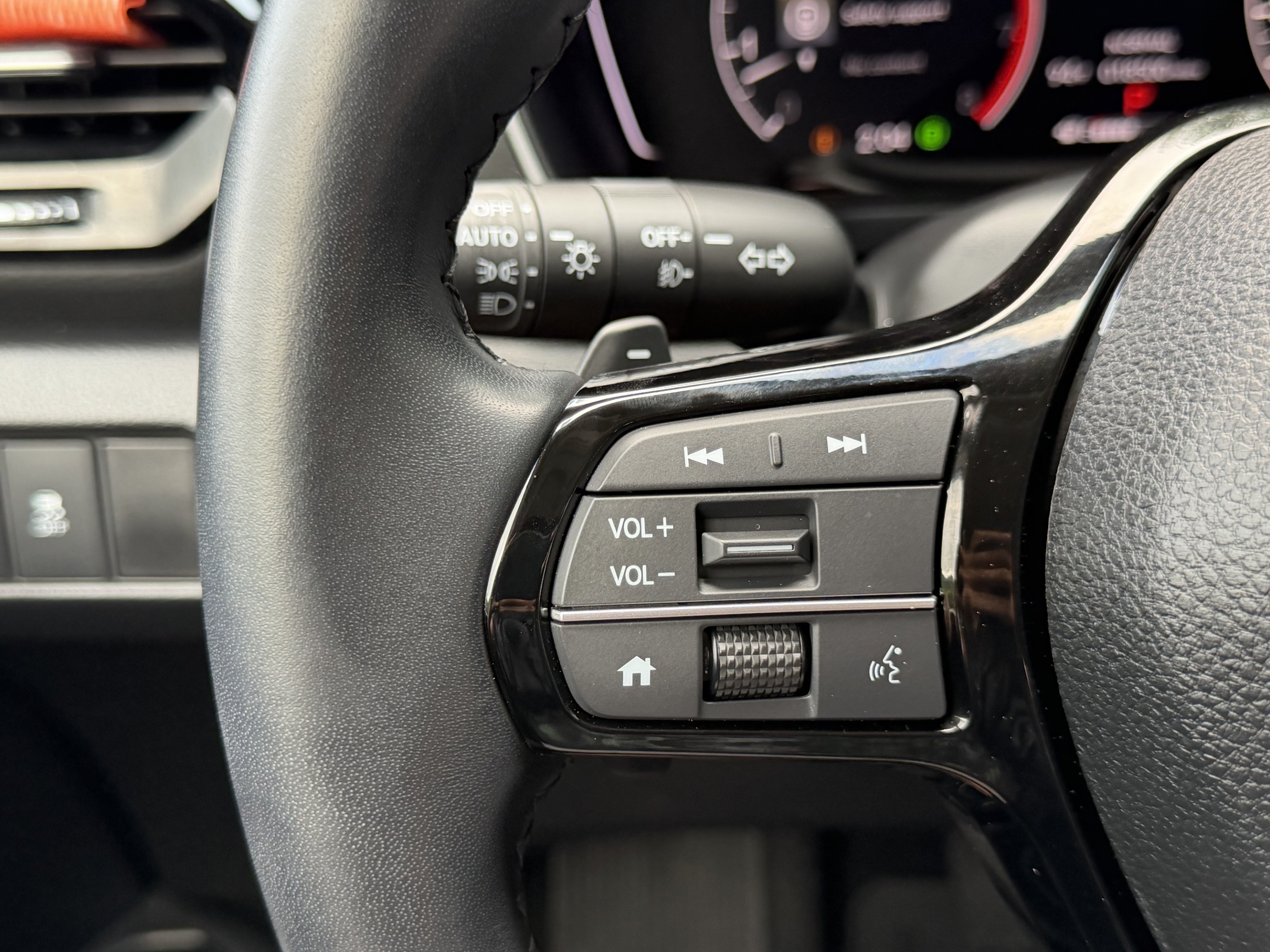 Used 2025 Honda Pilot Touring image 18