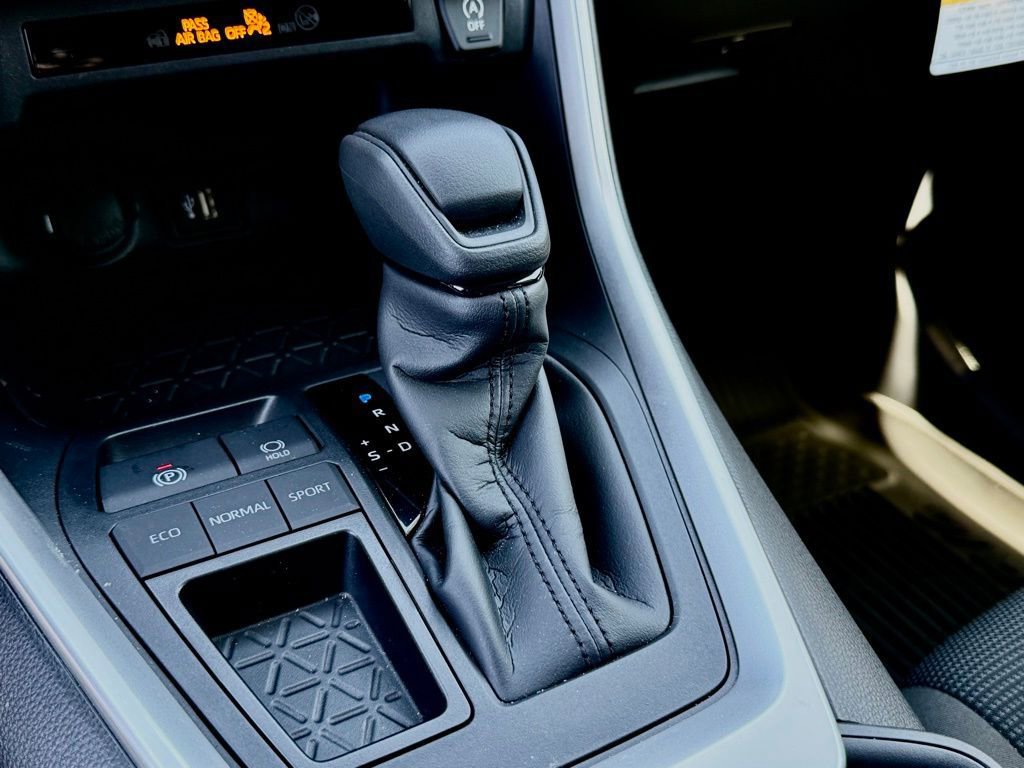 Certified 2025 Toyota RAV4 LE image 25