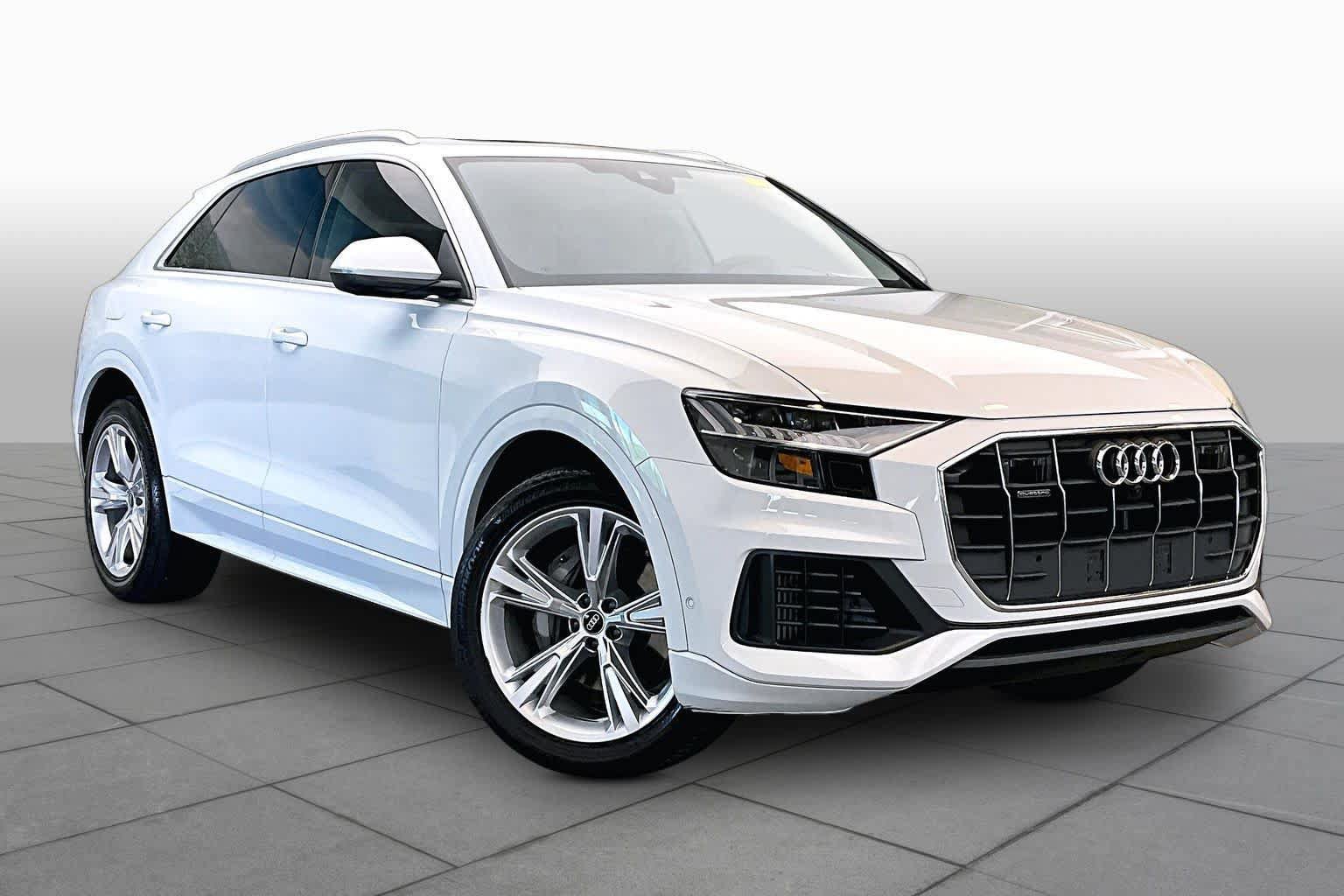 Used 2023 Audi Q8 Premium w/ Convenience Package AWD/4WD image 4