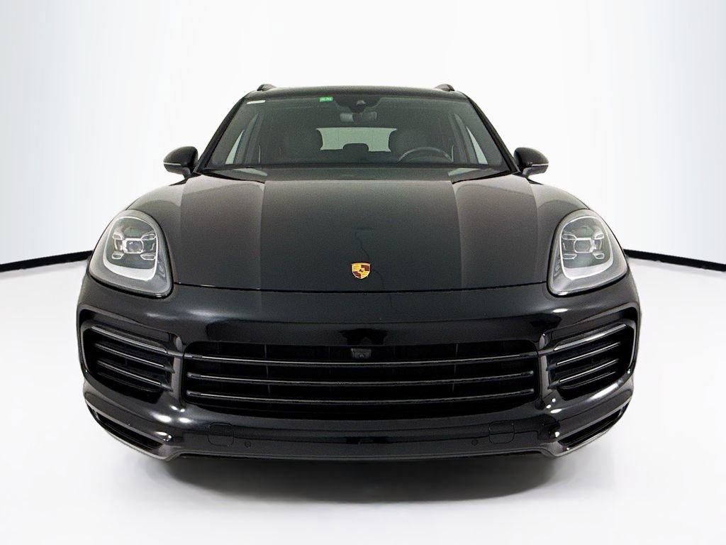 Certified 2023 Porsche Cayenne Platinum Edition image 10